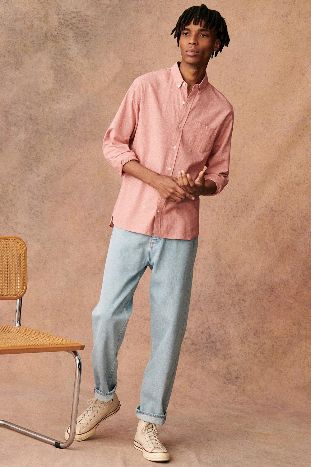 Men's blue and pink outfit combination