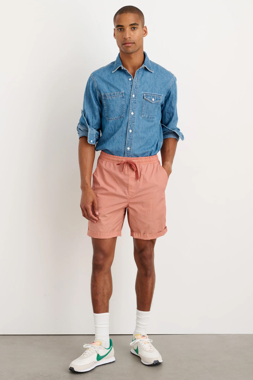 Men's blue and pink outfit combination
