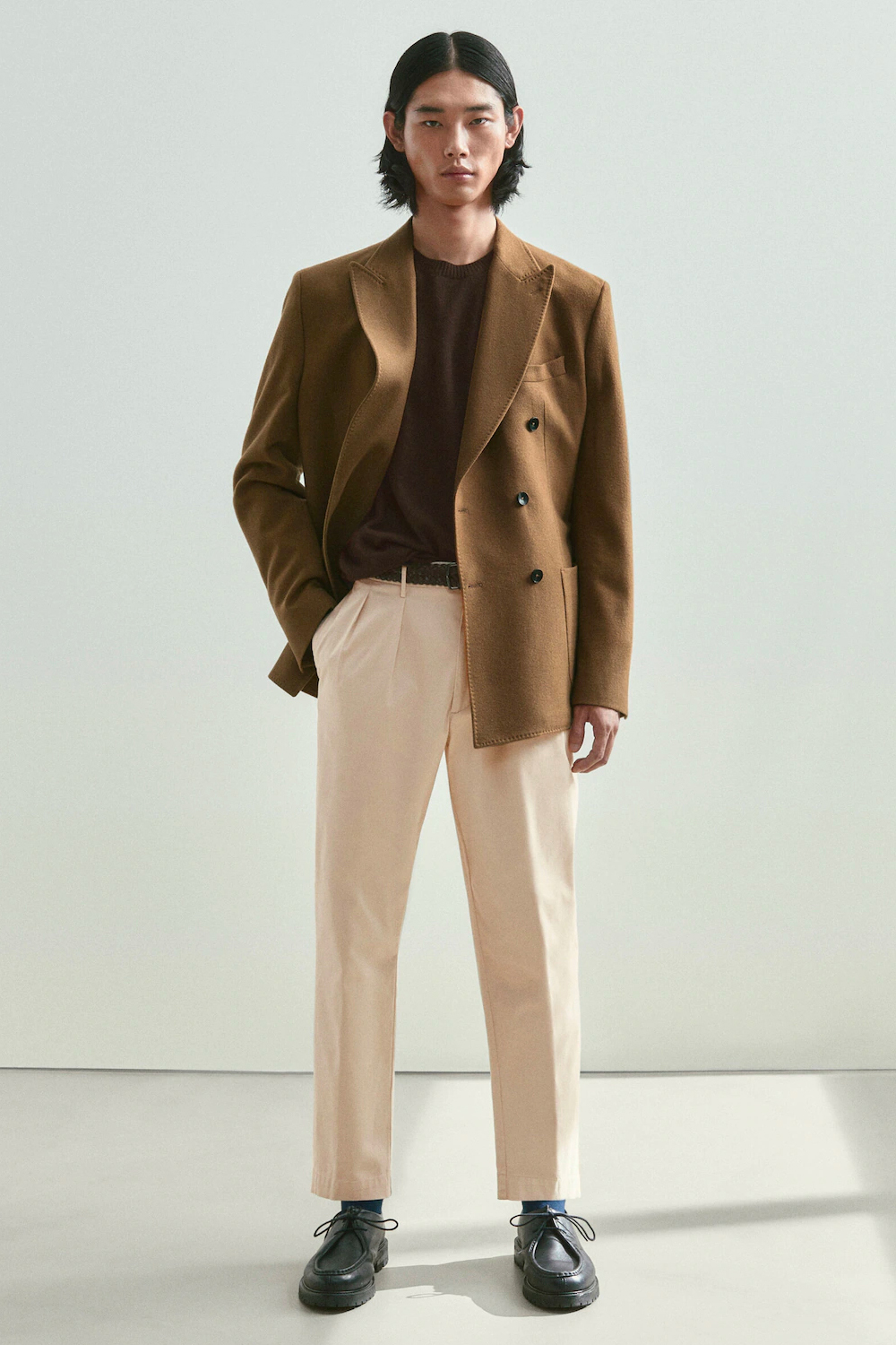 Men's brown and beige outfit combination